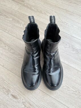 ALEXANDER MCQUEEN Platform Chelsea Boot sz 7.5